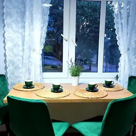 W Zlotym Stoku Przystanek شقة *